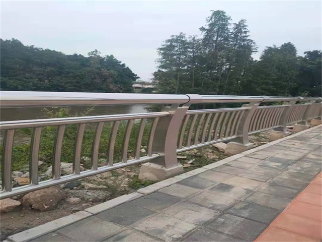 橋梁護(hù)欄有哪些性能 橋梁護(hù)欄有哪些性能